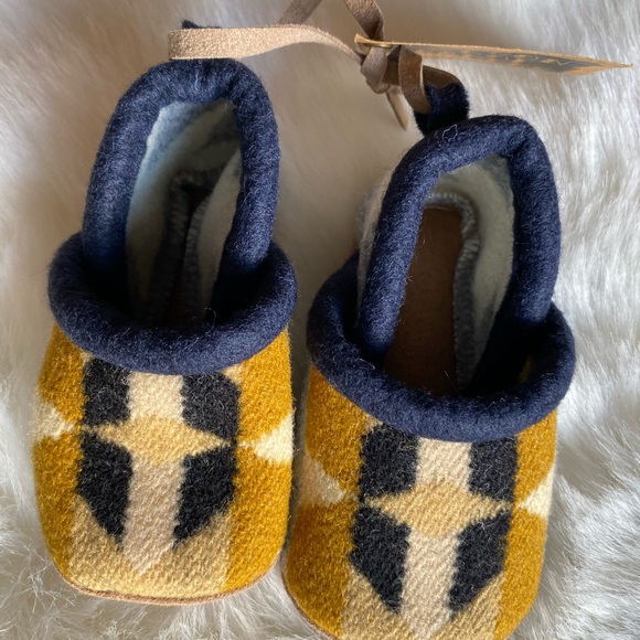 Pendleton Other - PENDLETON NEWBORN WOOL BOOTIES PERFECT GIFT ❤️